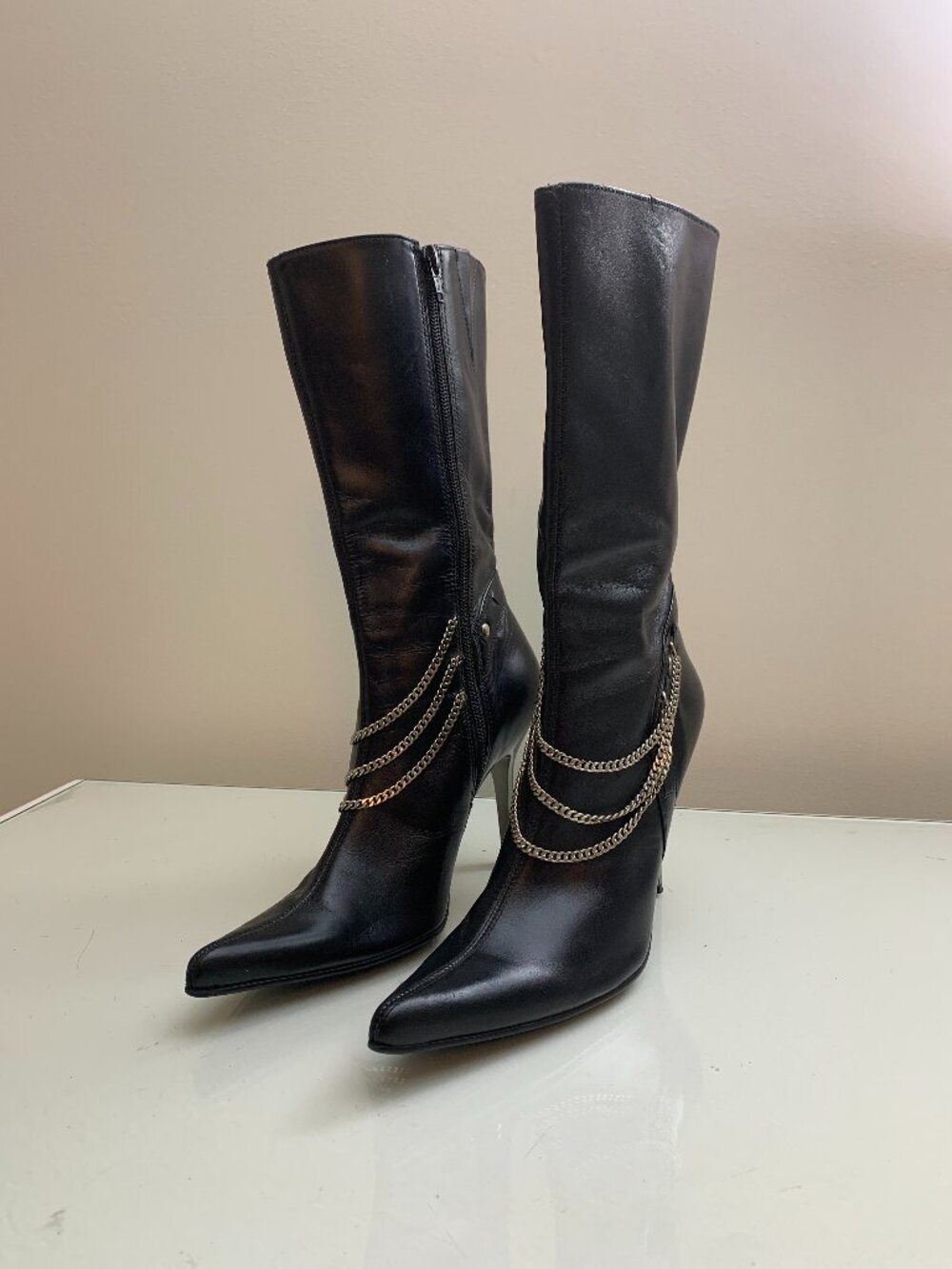 Steve Madden TRAINN Heeled Black Leather Chain Boots Size 6B Made in Brazil